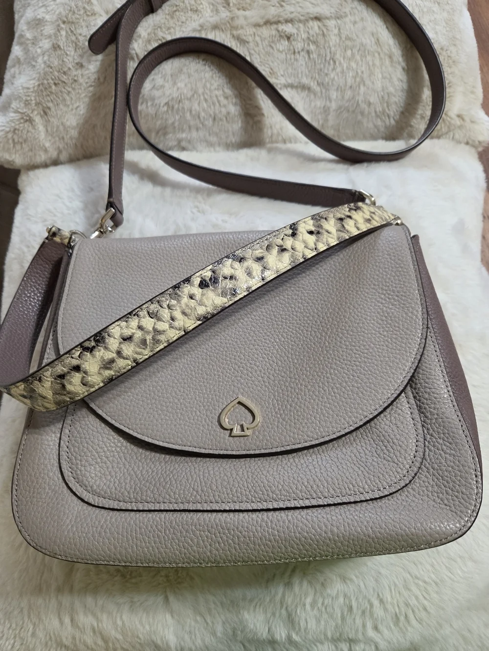 kate spade Pebbled Leather Two Tone Taupe Crossbody Strap And  Accent Strap.